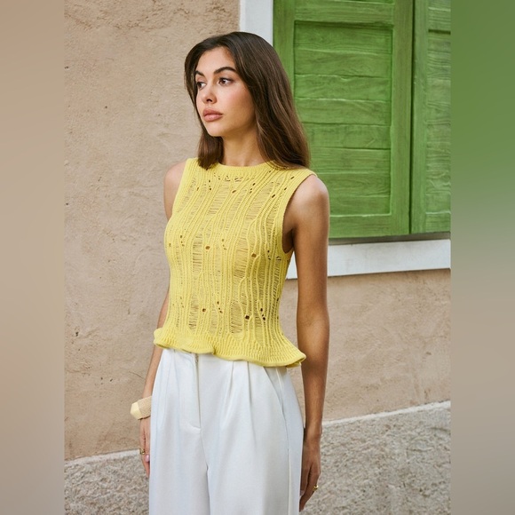 Commense Lettuce Trim Sweater Vest - Picture 2 of 4